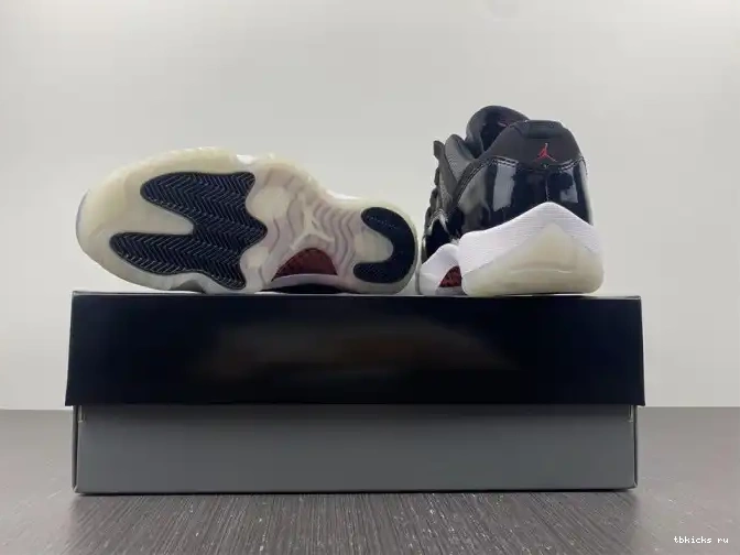 Reps TB Air 72-10 AV2187-001 Jordan Retro Low 11 0525
